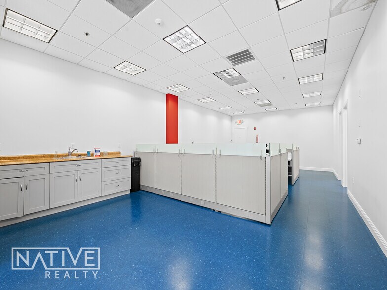 701 SE 32nd Ct, Fort Lauderdale, FL à louer - Photo de l’immeuble – Image 2 sur 14