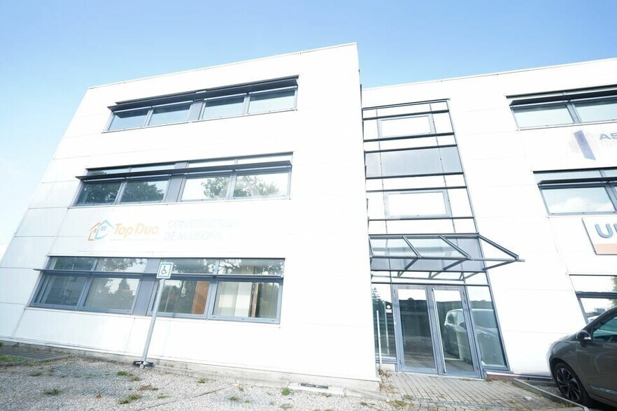 81-83 Rue Elisée Reclus, Décines-Charpieu à louer - Photo de l’immeuble – Image 1 sur 41