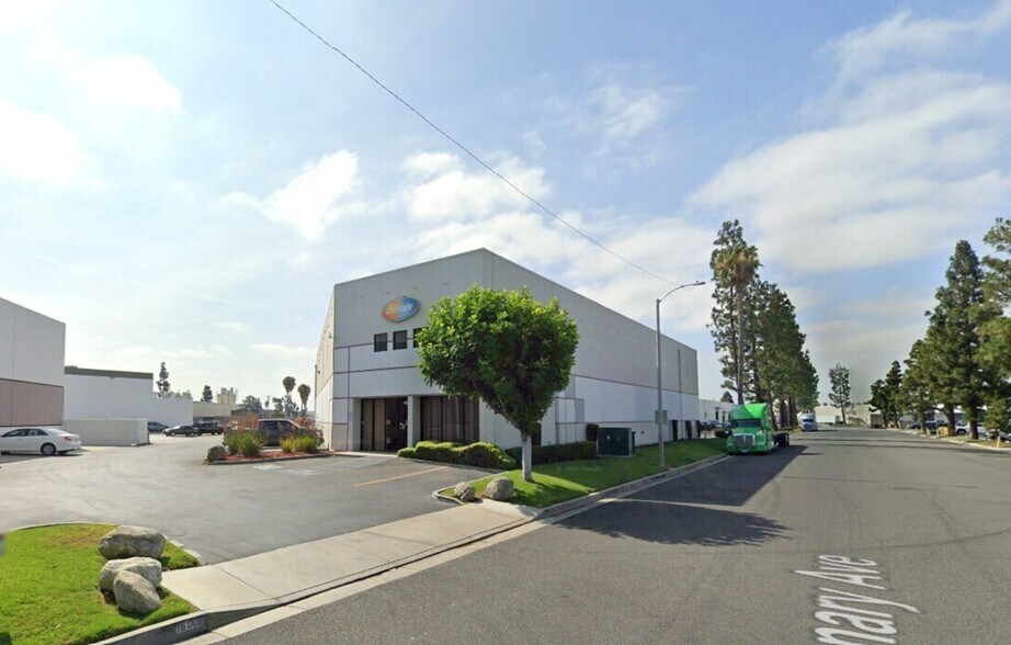 16000 Canary Ave, La Mirada, CA à louer - Photo de l’immeuble – Image 1 sur 6