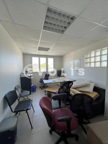 Bureau dans Montfermeil à louer - Photo intérieure – Image 2 sur 8