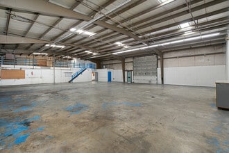 12683-12689 NE Whitaker Way, Portland, OR à louer Photo intérieure– Image 1 sur 32