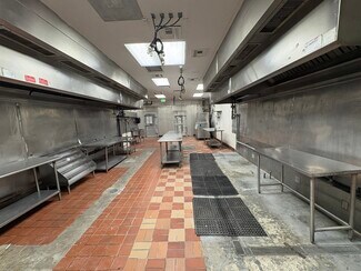 Plus de détails pour 220 NW 180th Ave, Pembroke Pines, FL - Local commercial à louer
