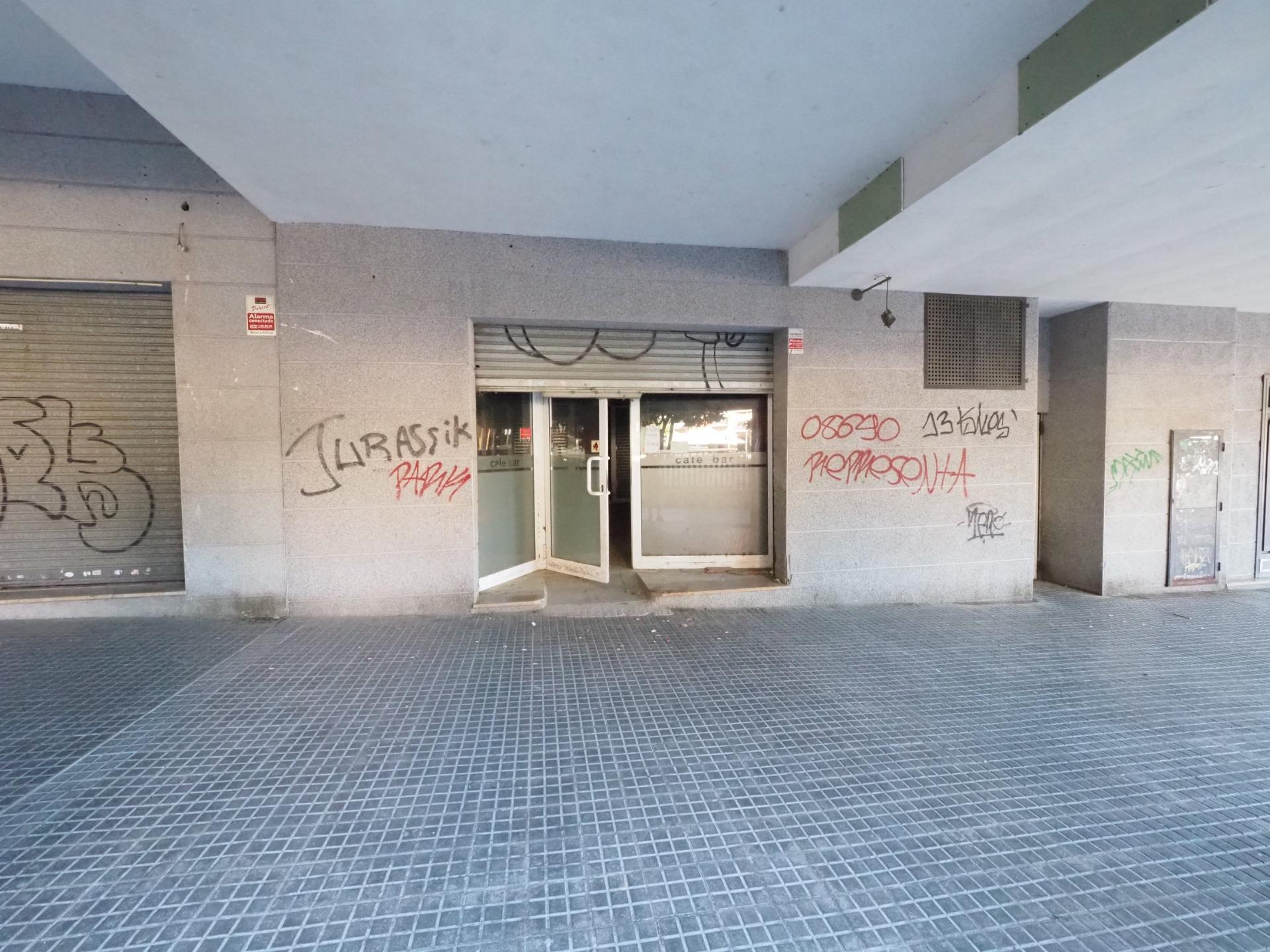 Immeuble residentiel dans Olesa de Montserrat, Barcelona à vendre Photo de l’immeuble– Image 1 sur 5