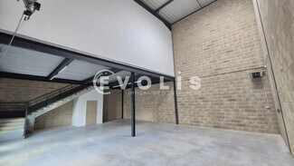 Plus de détails pour Local d'activités à louer