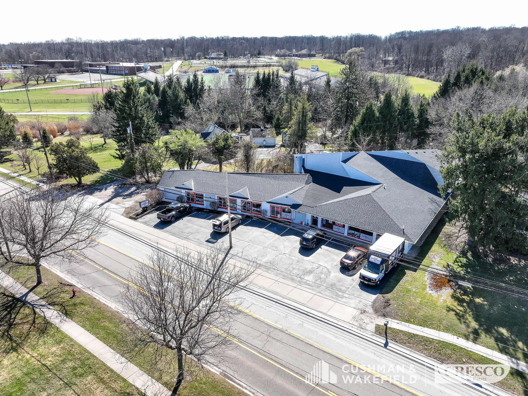 10414 Ravenna Rd, Twinsburg, OH à vendre Photo de l’immeuble– Image 1 sur 12