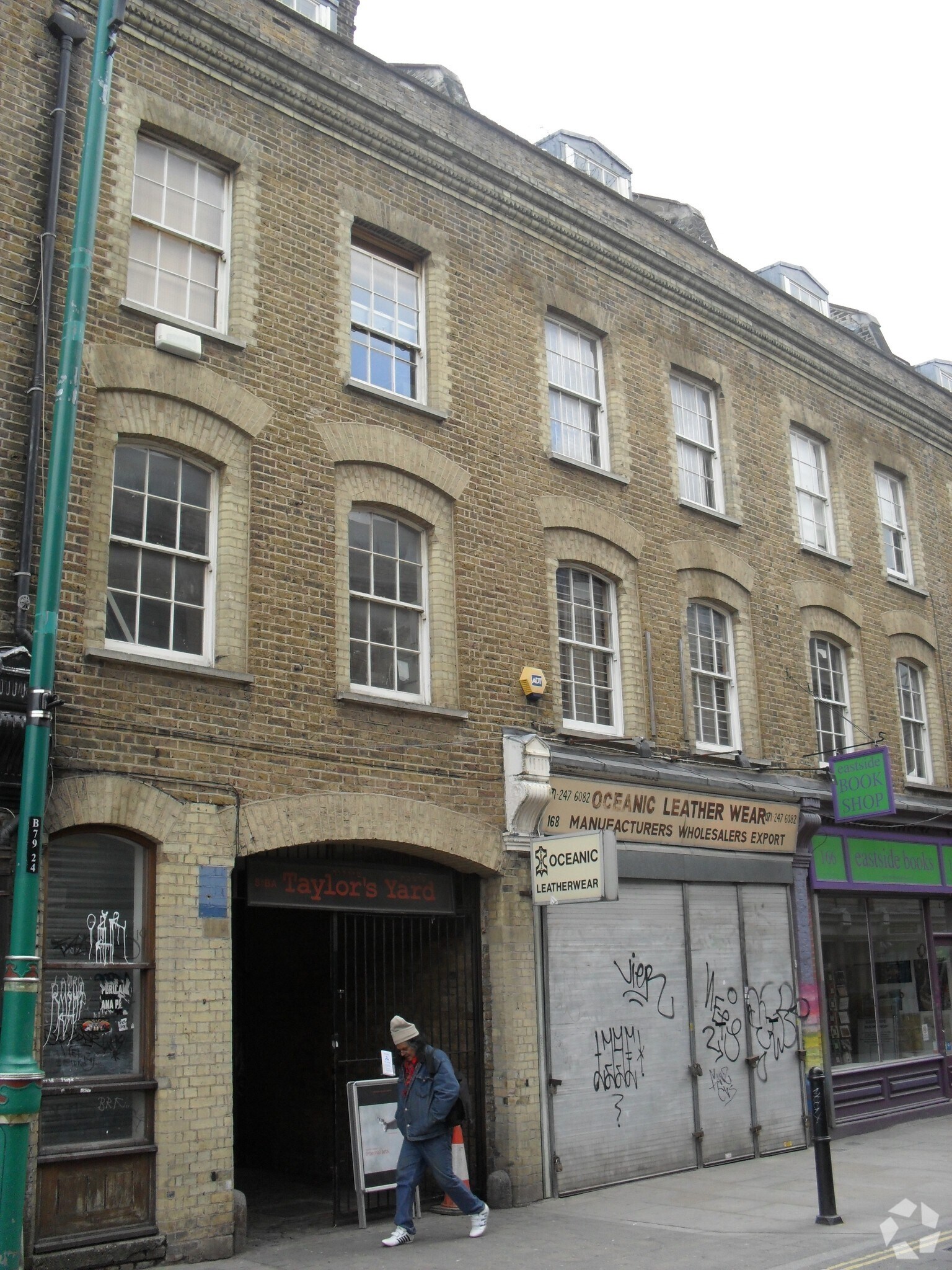 170 Brick Ln, Londres à louer Photo principale– Image 1 sur 8