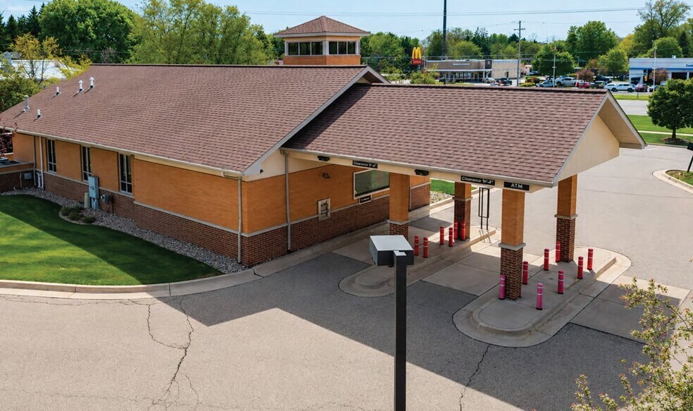 13215 S US Highway 27, Dewitt, MI à louer - Photo de l’immeuble – Image 3 sur 7
