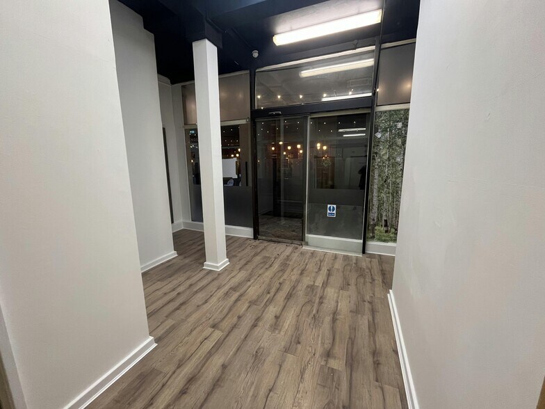 1-61 Bridge St, Peterborough à louer - Photo de l’immeuble – Image 3 sur 9