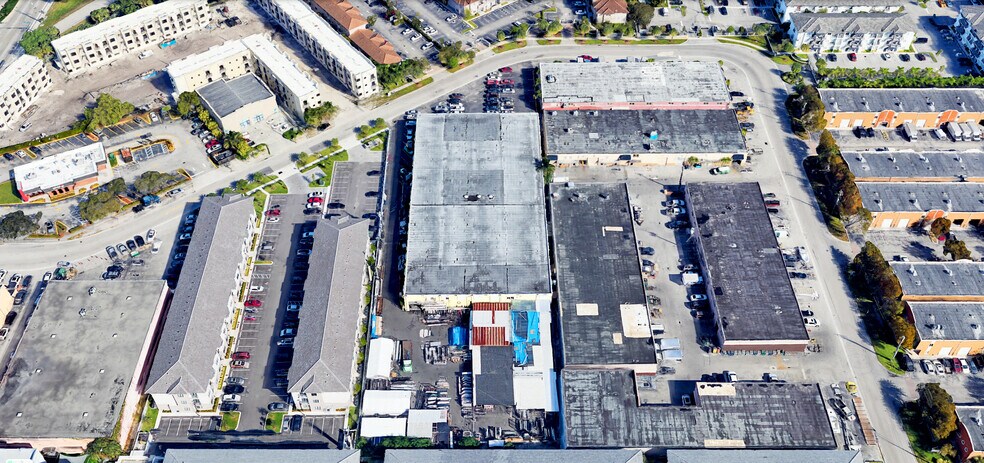 290 W 78th Rd, Hialeah, FL à vendre - Photo de l’immeuble – Image 3 sur 6