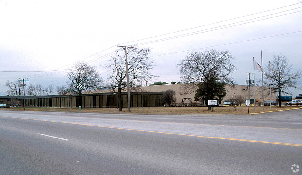 2700 York Rd, Elk Grove Village, IL à louer - Photo principale – Image 1 sur 2