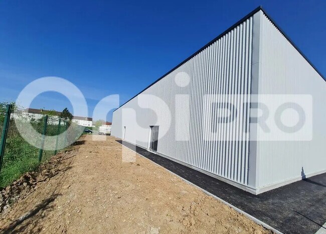 Plus de détails pour Local d’activités à vendre