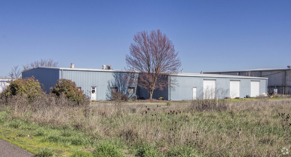 920 Mason Way, Medford, OR à vendre - Photo de l’immeuble – Image 2 sur 3