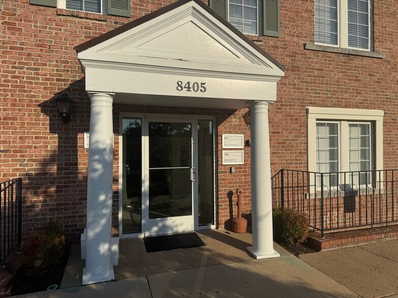 8401-8427 Dorsey Cir, Manassas, VA à vendre - Photo de l’immeuble – Image 2 sur 7