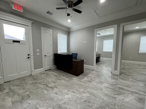 12410 Spring Cypress Rd, Tomball, TX à louer Photo intérieure– Image 2 sur 17