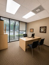 17752 Mitchell N, Irvine, CA à louer Photo intérieure– Image 2 sur 6