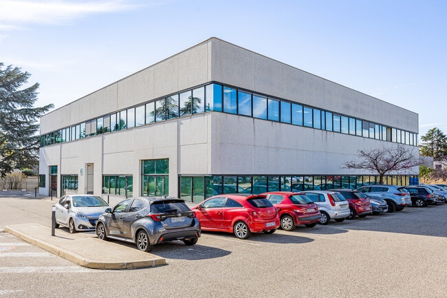 Plus de détails pour 10 A Rue Des Rosiéristes, Champagne-au-Mont-d'Or - Bureau à louer