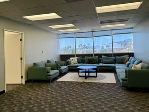 6464 W Sunset, Hollywood, CA à louer Photo intérieure– Image 2 sur 4