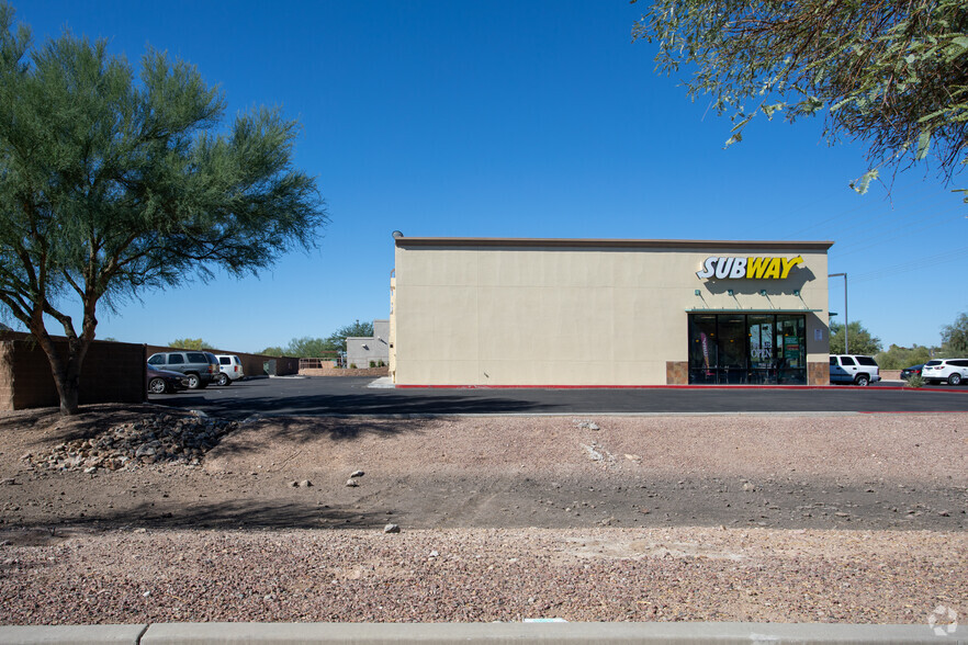 W Valencia Rd, Tucson, AZ à louer - Photo de l’immeuble – Image 3 sur 8