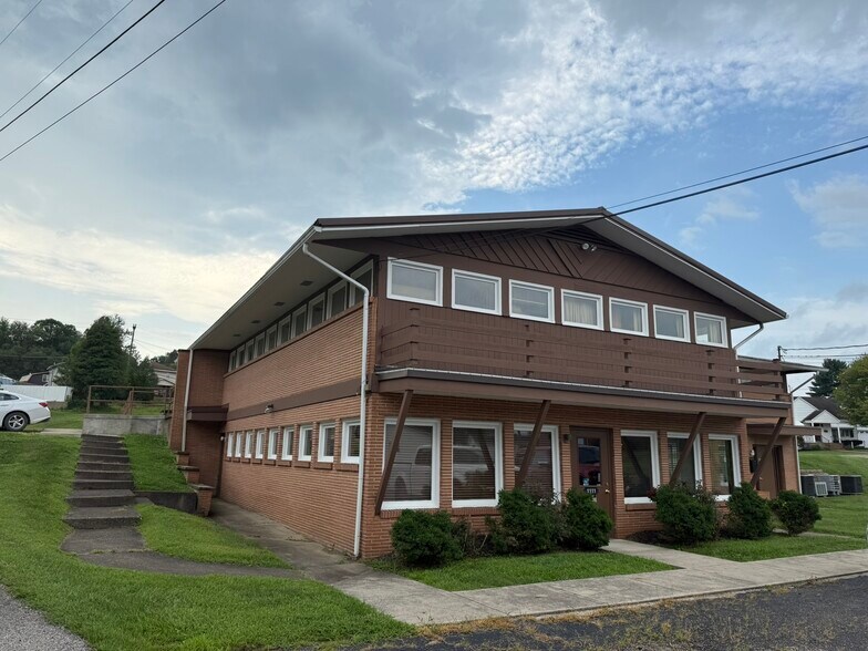 1117 Clark St, Cambridge, OH à vendre - Photo de l’immeuble – Image 2 sur 20