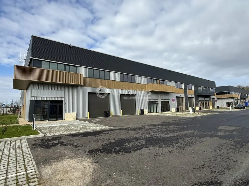 Local d’activités dans Chalifert à louer Photo de l’immeuble– Image 1 sur 8