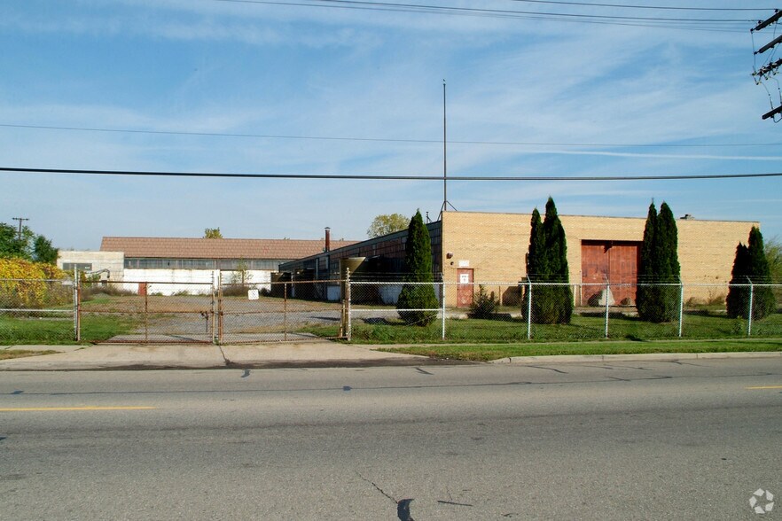8701 Grinnell St, Detroit, MI à vendre - Photo de l’immeuble – Image 2 sur 82