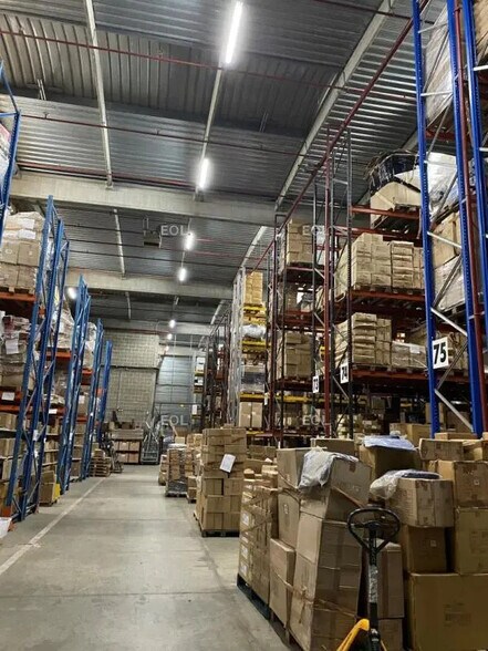 Industriel/Logistique dans Croissy-Beaubourg à louer - Photo de l’immeuble – Image 3 sur 4