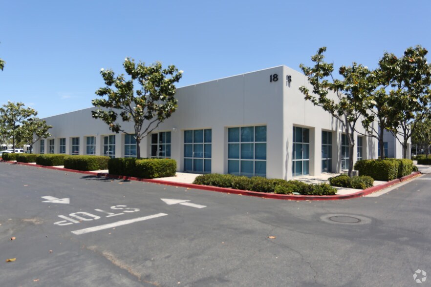 18 Technology Dr, Irvine, CA à louer - Photo de l’immeuble – Image 2 sur 5