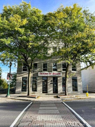 Plus de détails pour 27 King St E, Brockville, ON - Bureau à louer