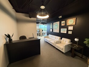 2340 E Beardsley Rd, Phoenix, AZ à louer Photo intérieure– Image 1 sur 24