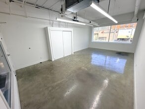 210 E Olympic Blvd, Los Angeles, CA à louer Photo intérieure– Image 2 sur 5