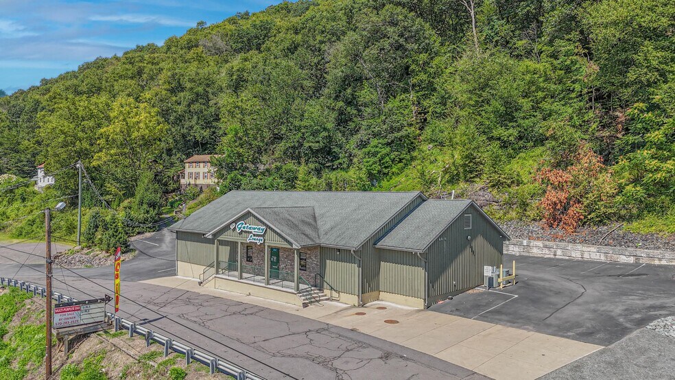 1477 W Main St, Plymouth, PA à vendre - Photo de l’immeuble – Image 3 sur 23