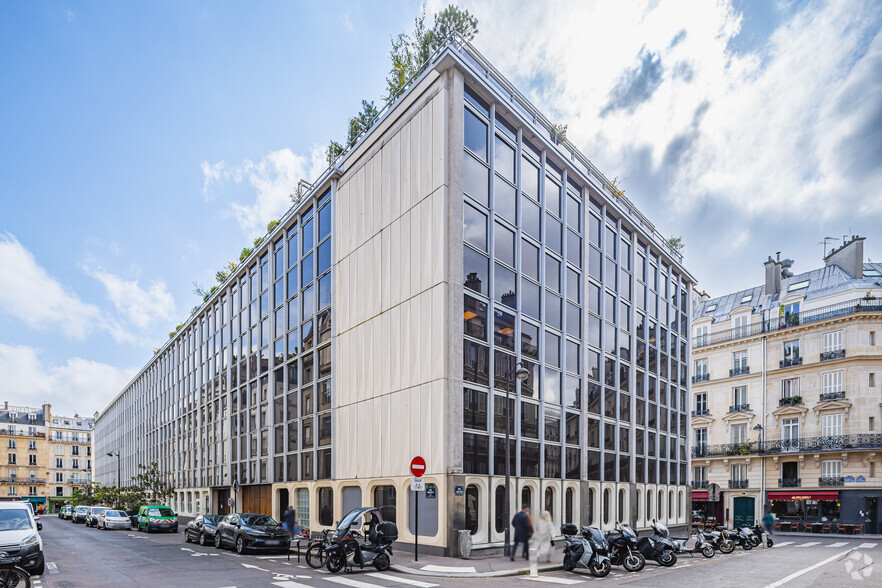 8-20 Rue Treilhard, Paris à louer - Photo de l’immeuble – Image 2 sur 5