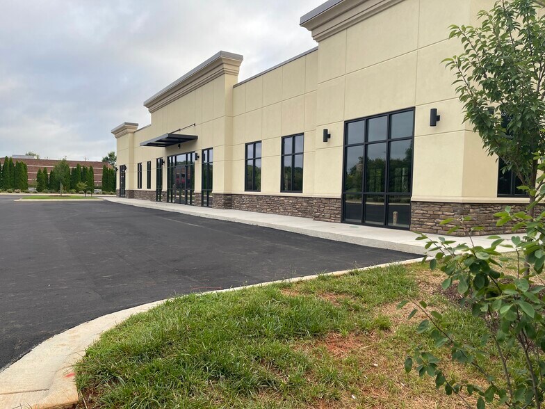 2902 Professional Park Dr, Burlington, NC à louer - Photo de l’immeuble – Image 2 sur 4