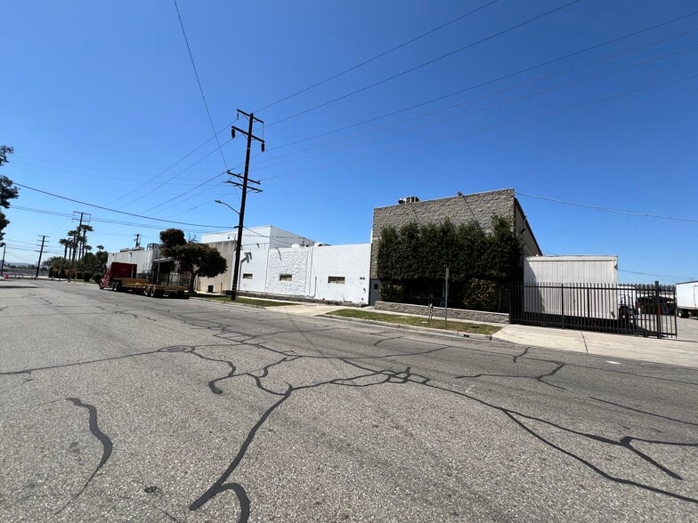 1641 N 8th St, Colton, CA à vendre - Photo de l’immeuble – Image 2 sur 52