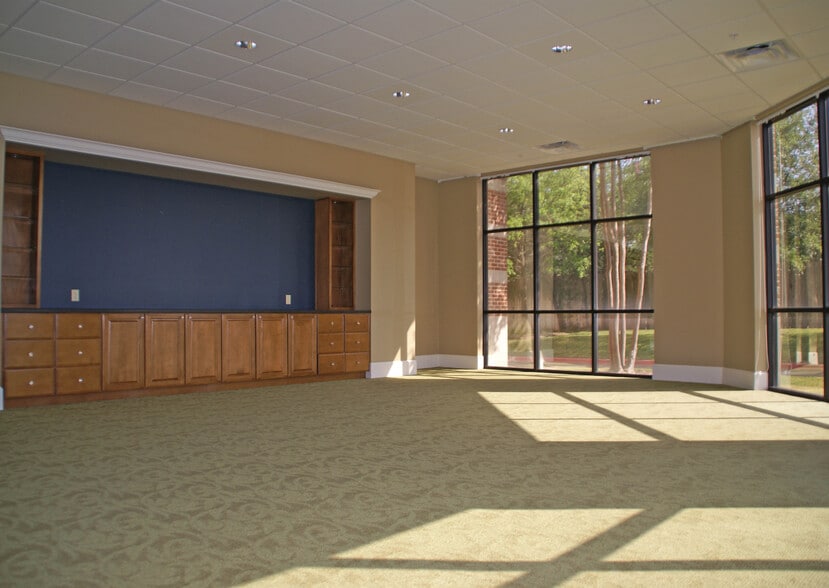 1630 Briarcrest Dr, Bryan, TX à louer - Photo intérieure – Image 3 sur 5