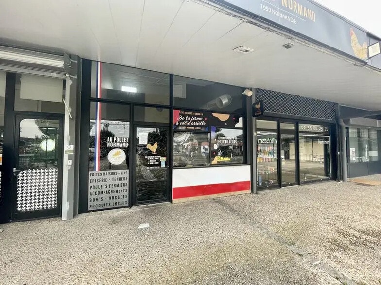 Local commercial dans Franqueville-Saint-Pierre à vendre - Photo de l’immeuble – Image 1 sur 8