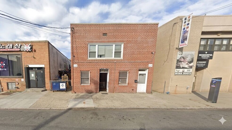45-38 162nd Street, Flushing, NY à vendre - Photo de l’immeuble – Image 1 sur 1