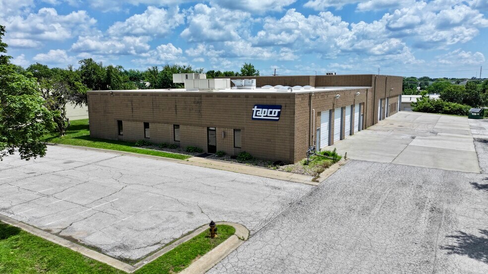 15553 W 110th St, Lenexa, KS à louer - Photo de l’immeuble – Image 1 sur 3