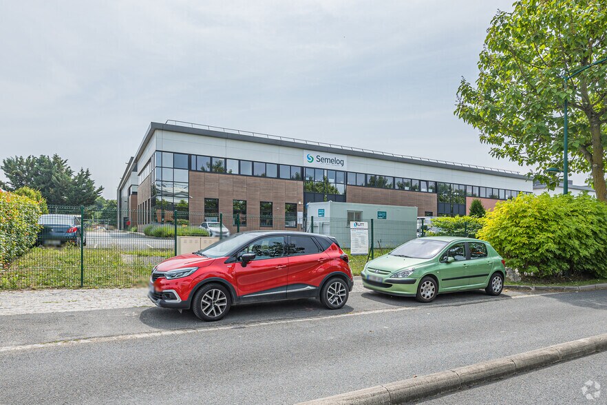 7 Rue Du Commandant D'estienne D'orves, Villeneuve-la-Garenne à louer - Photo de l’immeuble – Image 3 sur 4