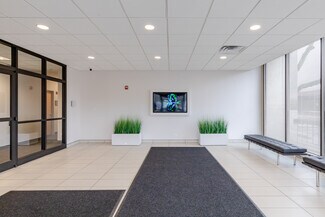 Plus de détails pour 2454 E Dempster St, Des Plaines, IL - Différents types d’espaces à louer