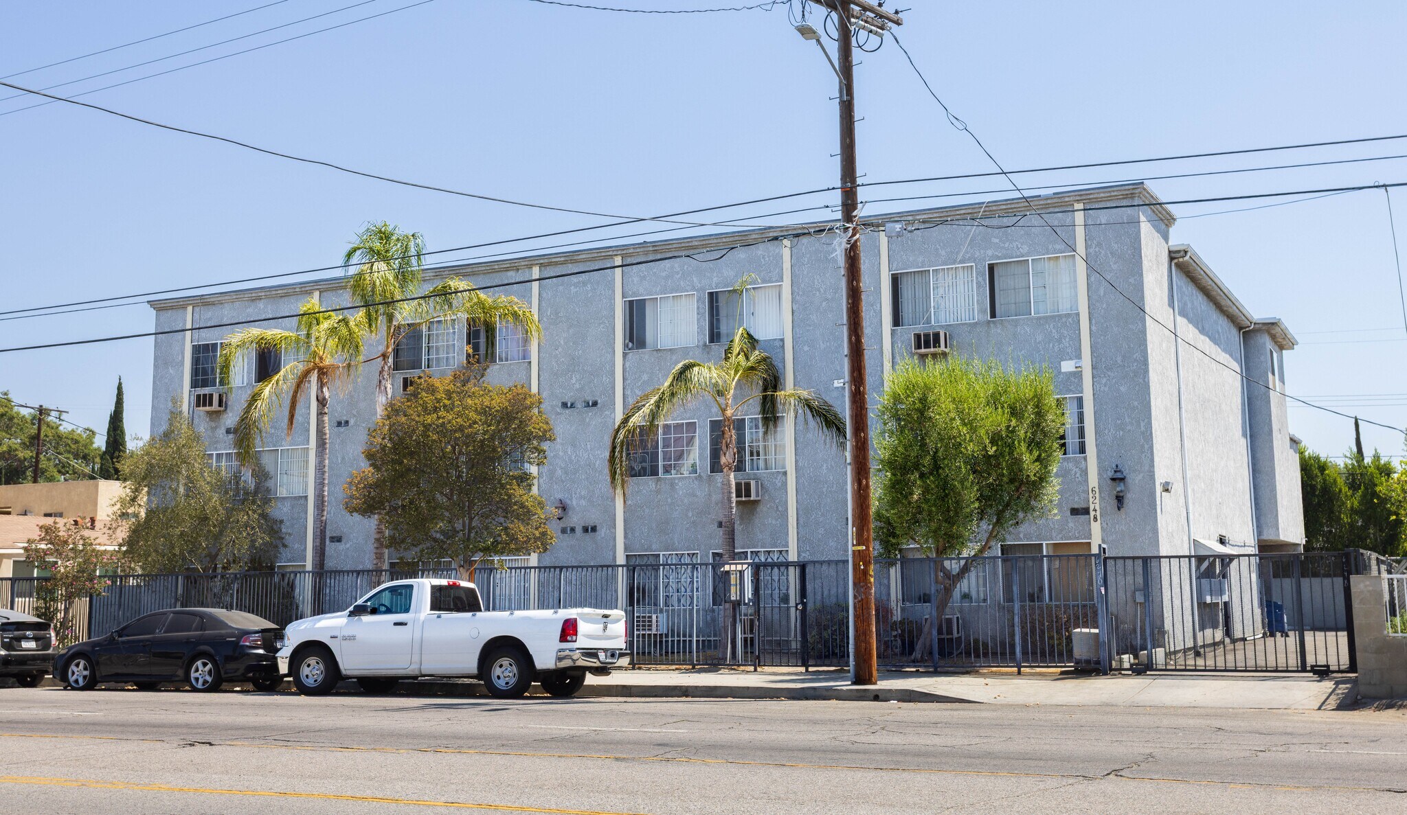6242-6248 Vineland Ave, North Hollywood, CA à vendre Photo de l’immeuble– Image 1 sur 21