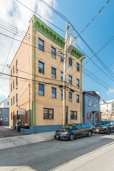 536 N High St, Mount Vernon, NY à vendre - Photo de l’immeuble – Image 3 sur 40