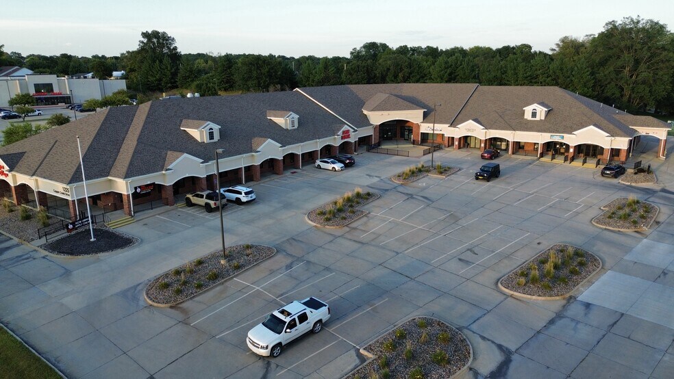 1225 Copper Creek Dr, Des Moines, IA à louer - Photo de l’immeuble – Image 2 sur 8