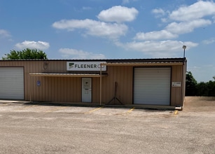 603 FM 2093, Fredericksburg, TX à louer Photo de l’immeuble– Image 1 sur 4