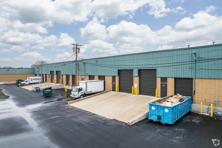8021 N Route 130, Pennsauken, NJ à louer - Photo de l’immeuble – Image 3 sur 5
