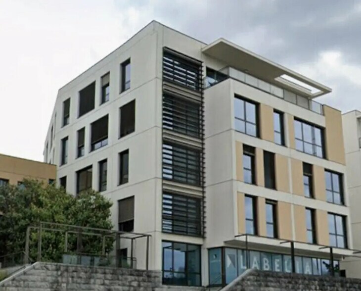 Bureau dans Lyon à louer - Photo de l’immeuble – Image 1 sur 13