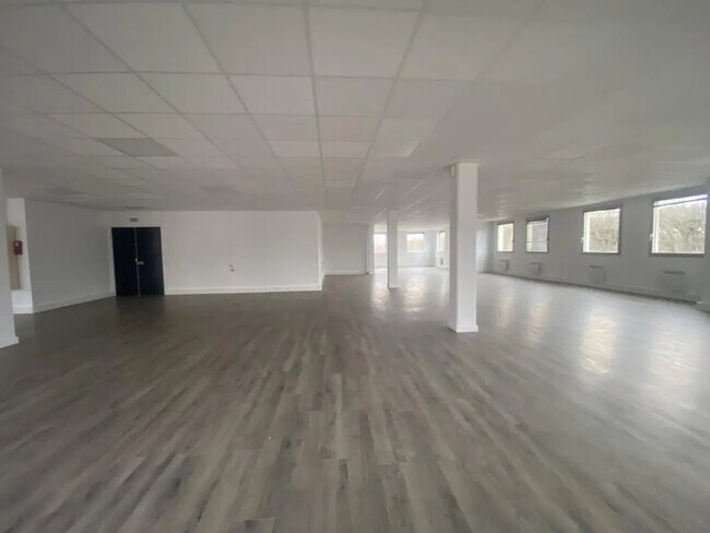 Plus de détails pour 108-110 Rue Du Lieutenant Petit Leroy, Chevilly-Larue - Bureau, Local d'activités à louer