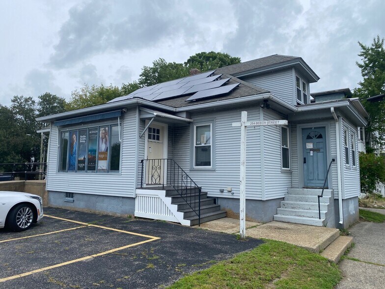 254 Beech St, Manchester, NH à louer - Photo de l’immeuble – Image 2 sur 9
