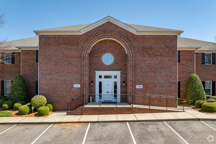 518 S New Hope Rd, Gastonia, NC à louer - Photo de l’immeuble – Image 3 sur 6