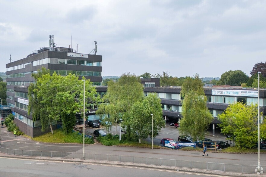 New Rd, Halesowen à louer - Photo principale – Image 1 sur 13